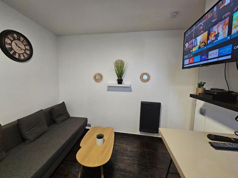Appartement Proche Metro Paris Pantin Extérieur photo